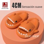 Zapatilla con diseño de tiburon de suela antideslizante